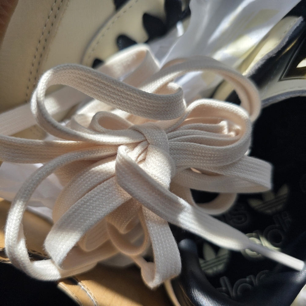 ⭐️40% Off⭐️ Adidas Samba OG Womens Cream and Black Sneakers - Picture 10 of 11